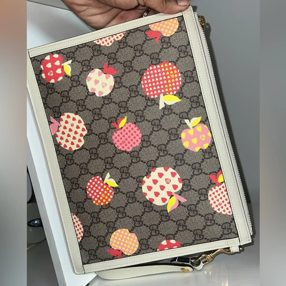 Gucci Apple Print GG Canvas Clutch Bag Cream Leather Trim Large Pouch Authentic - Picture 5 of 8